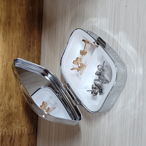 🔥LAST ONE🔥 POPPY TRINKET PILL BOX - Picture 3 of 4